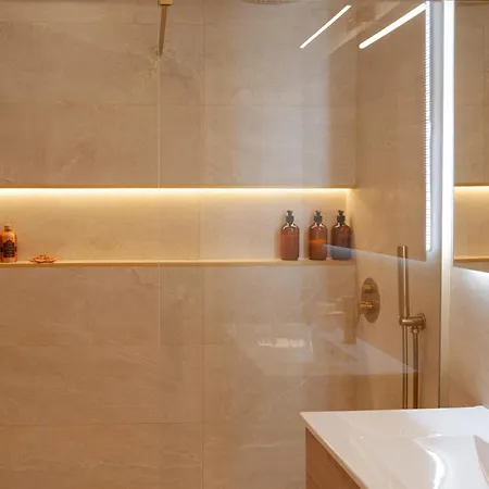 Avg Costa One * Gijon